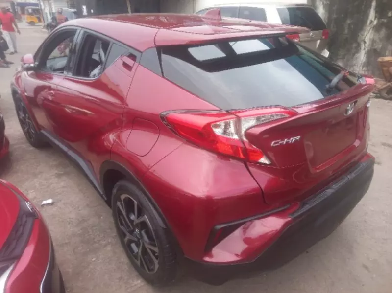 Toyota CH-R   - 2019