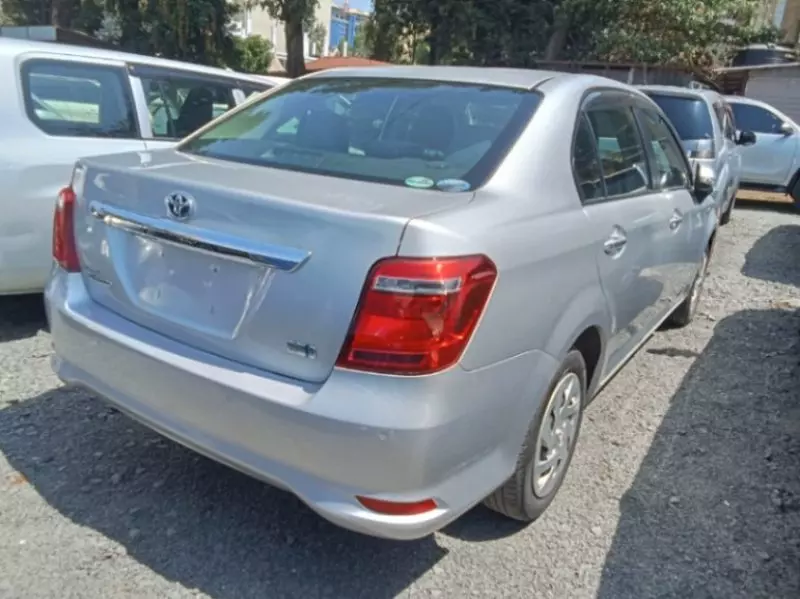 Toyota Axio hybrid    - 2018
