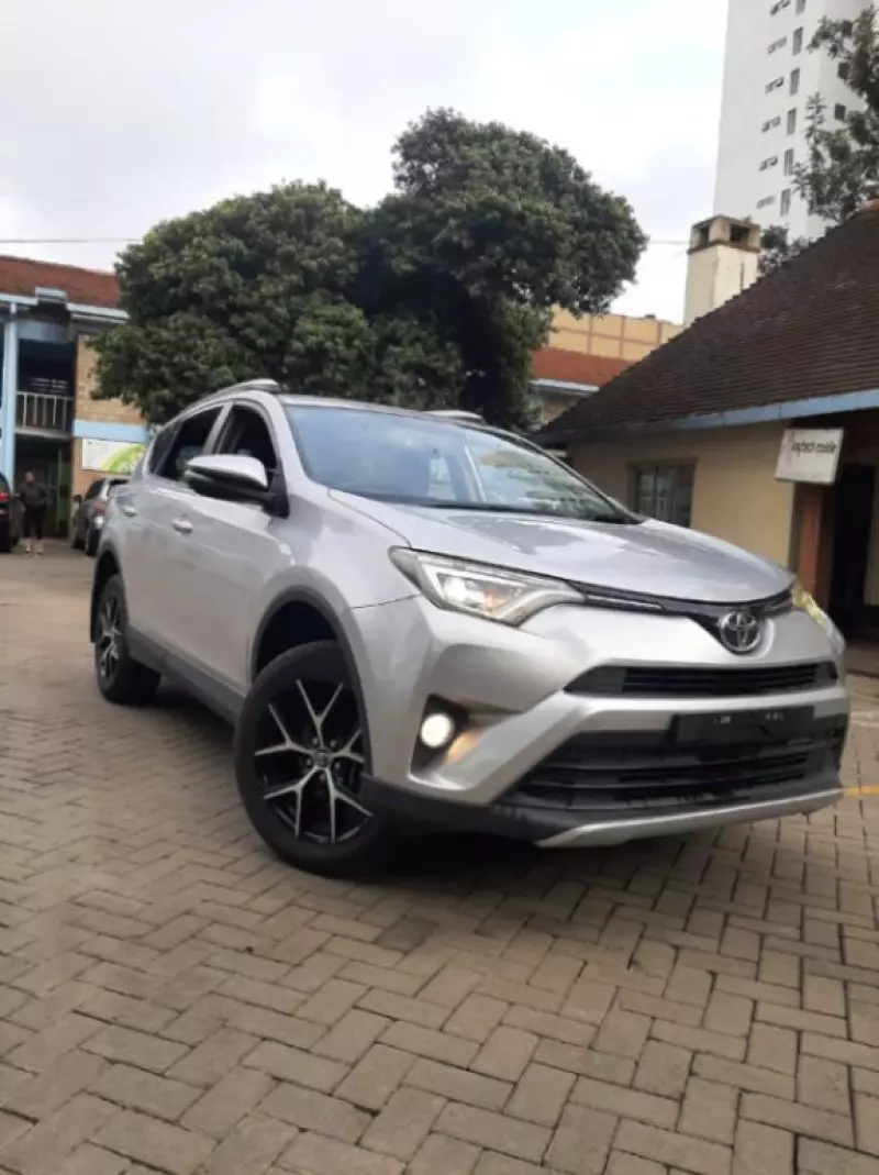 Toyota RAV4   - 2016