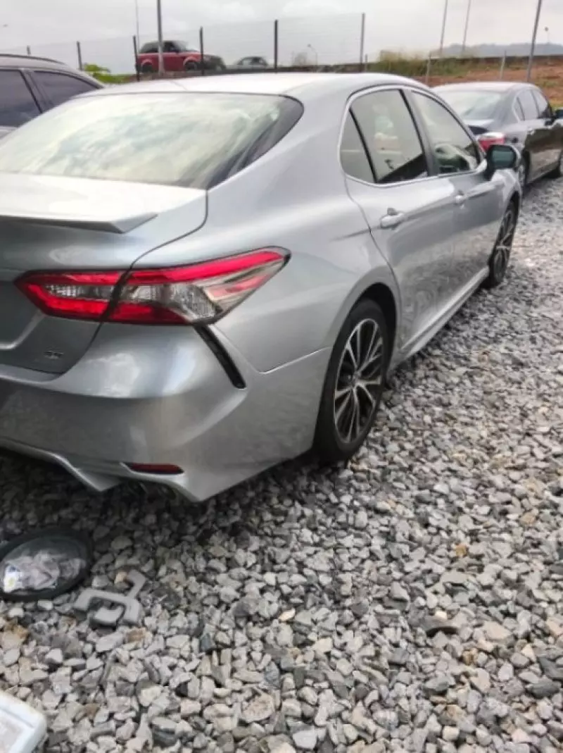 Toyota Camry   - 2018