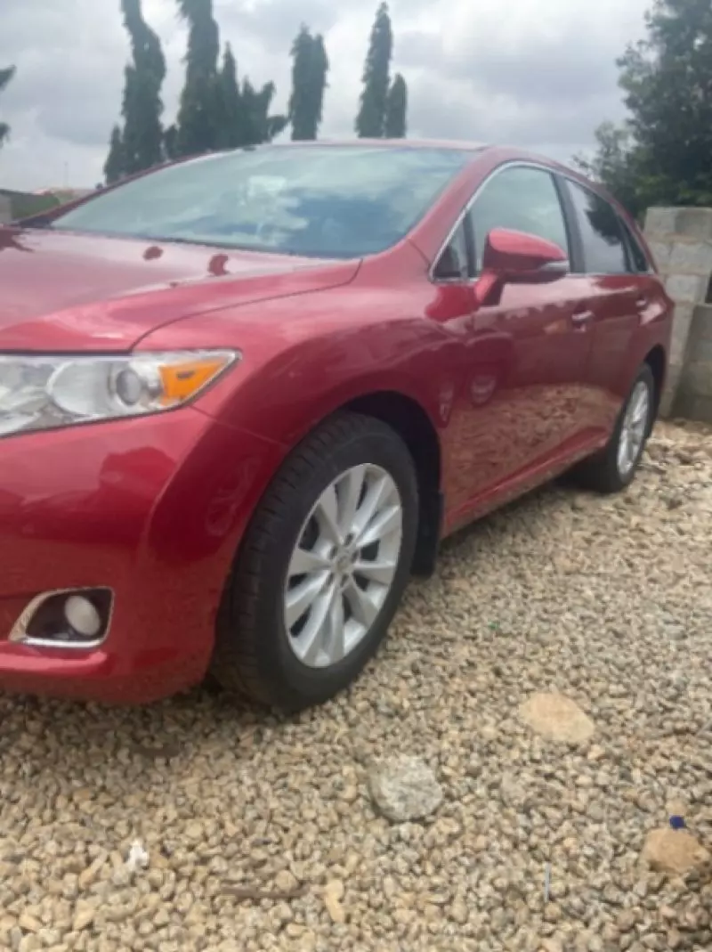 Toyota Venza   - 2014