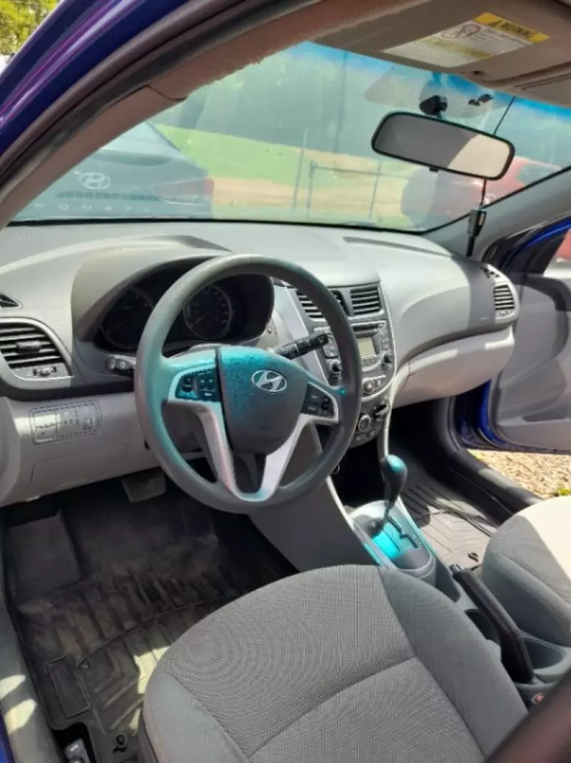 Hyundai Accent   - 2013