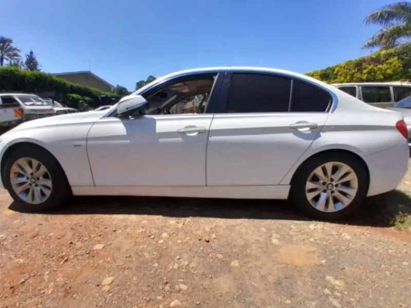 BMW 330i   - 2015