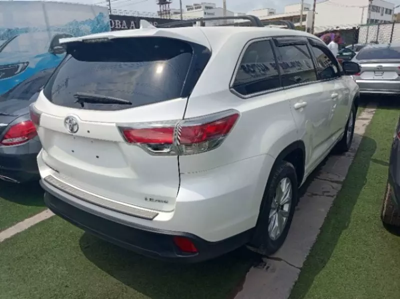 Toyota Highlander   - 2015