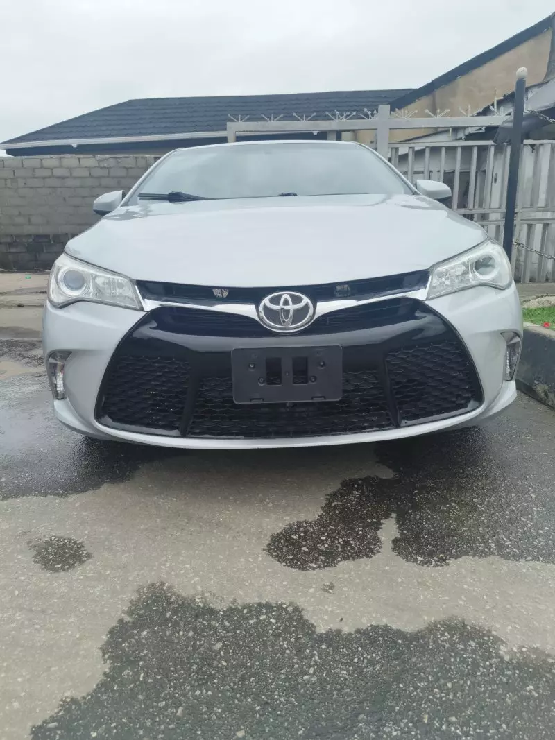 Toyota camry   - 2015