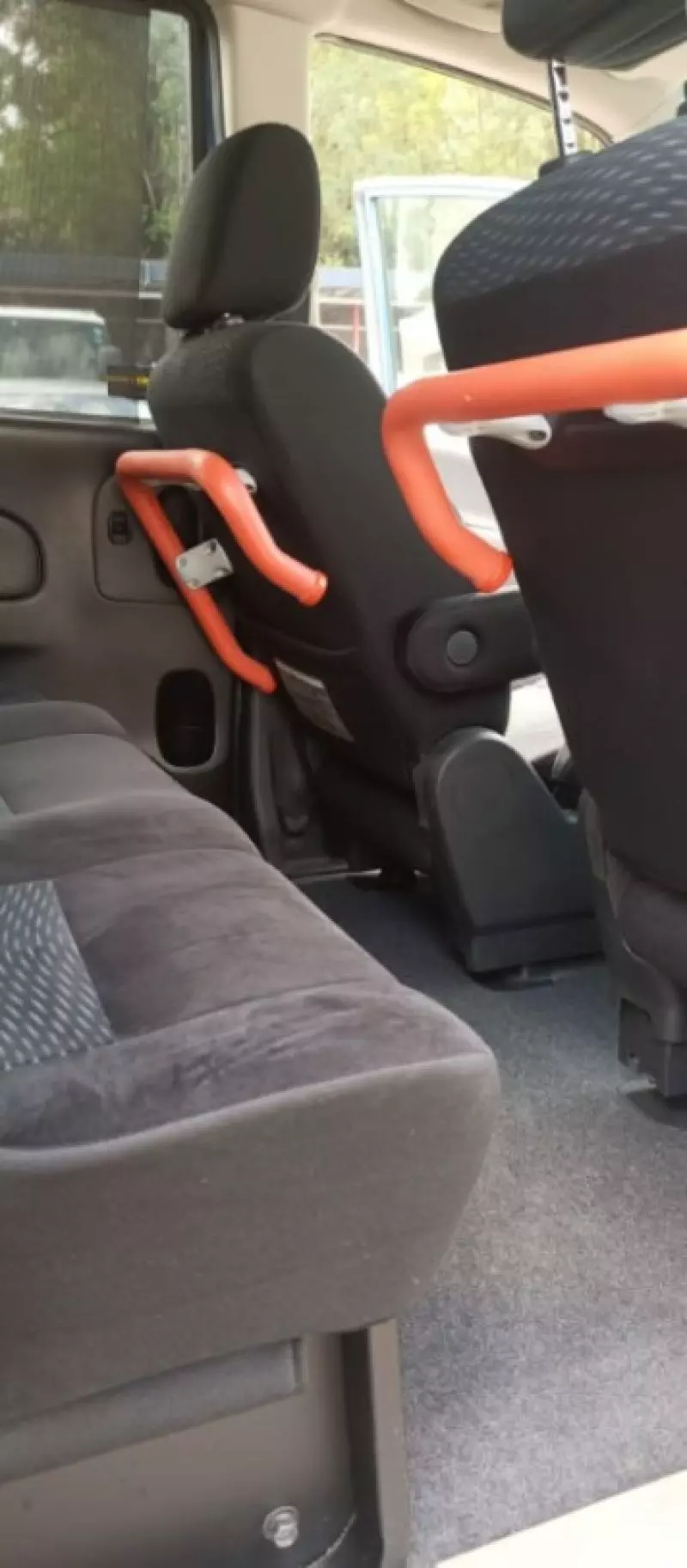 Nissan Serena   - 2018