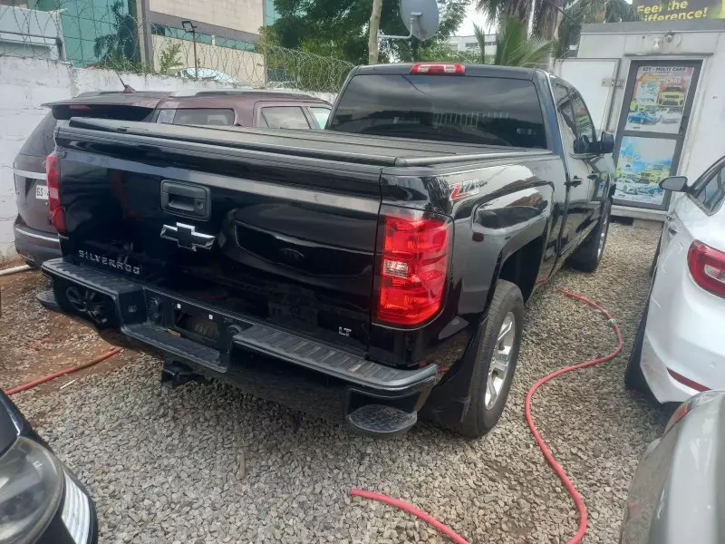 Chevrolet Silverado   - 2016
