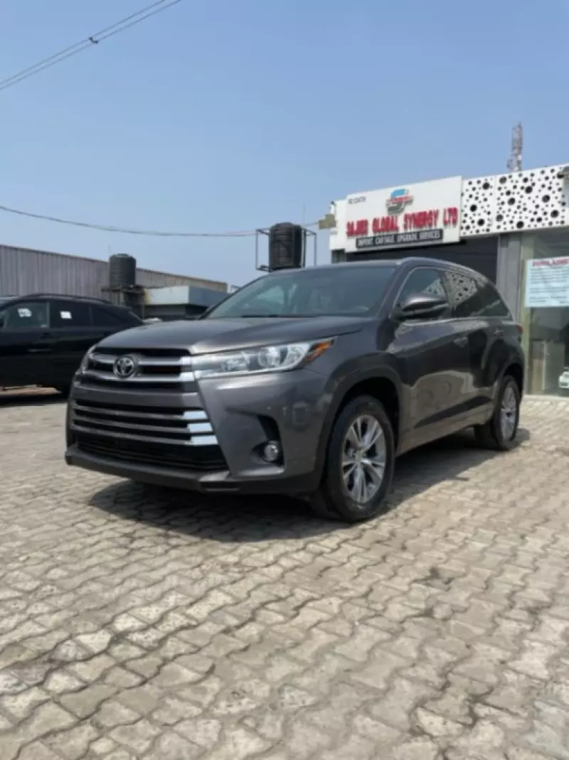Toyota Highlander   - 2014