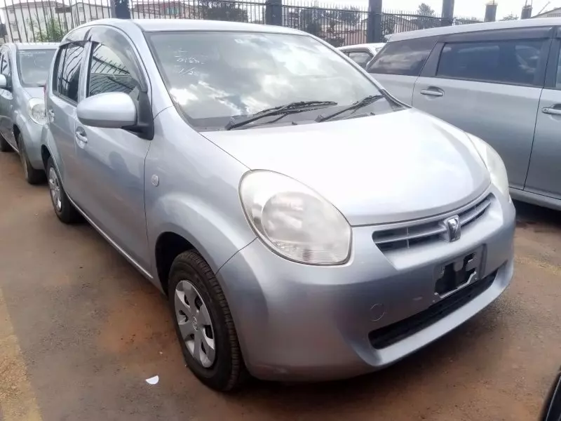 Toyota Passo   - 2012
