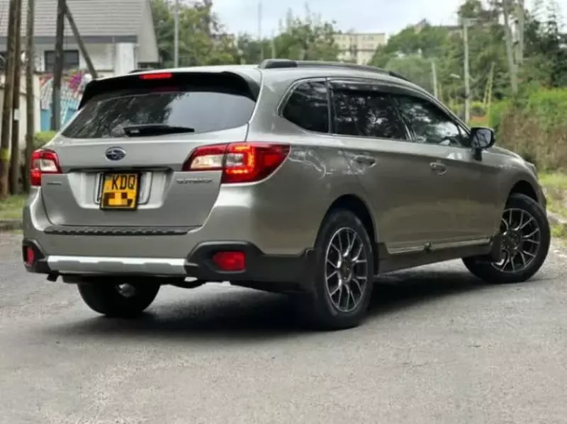 Subaru Outback   - 2018