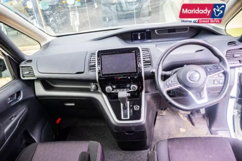 Nissan Serena   - 2018