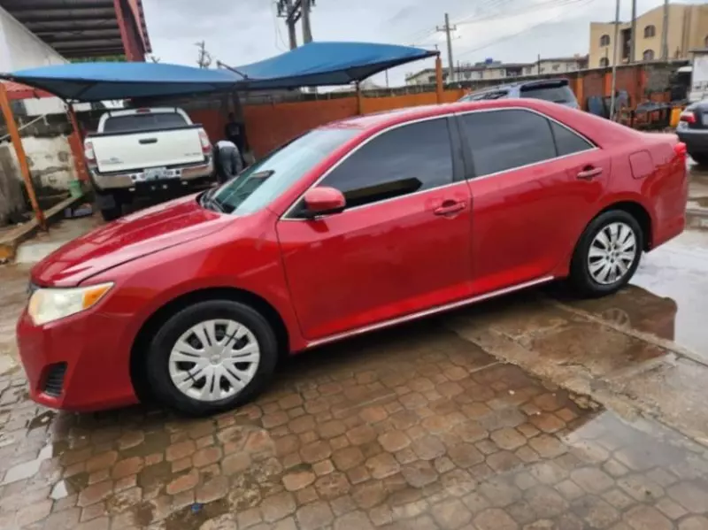 Toyota Camry   - 2013