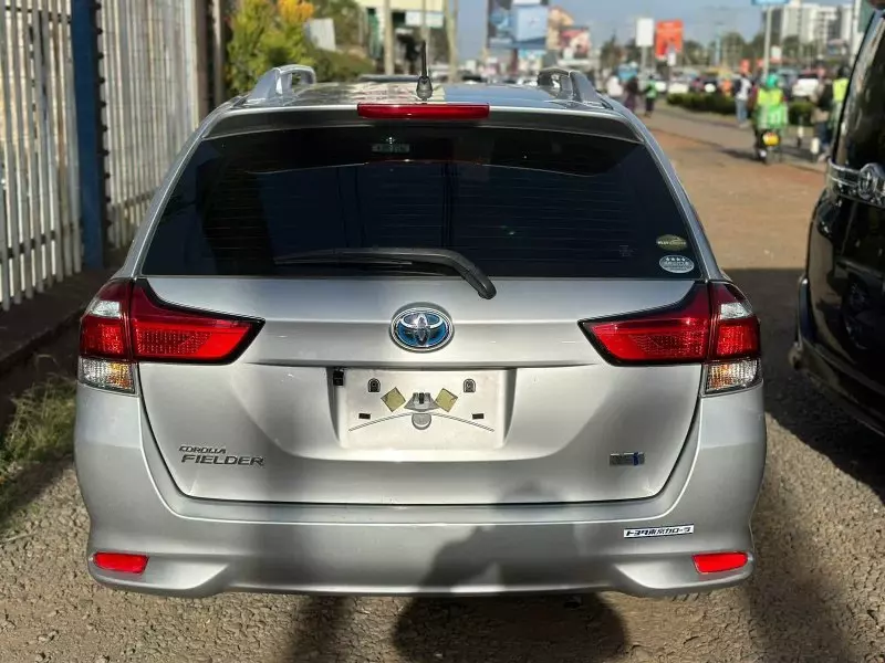 Toyota Fielder hybrid    - 2018