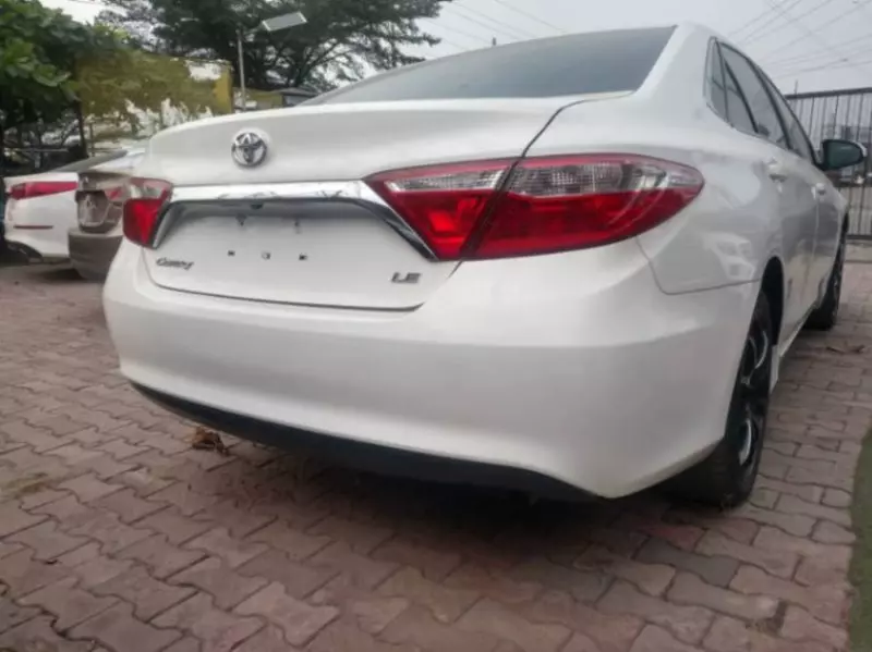 Toyota Camry   - 2016