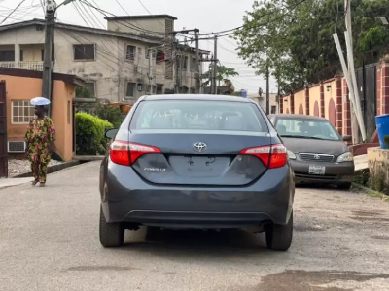 Toyota corolla   - 2015