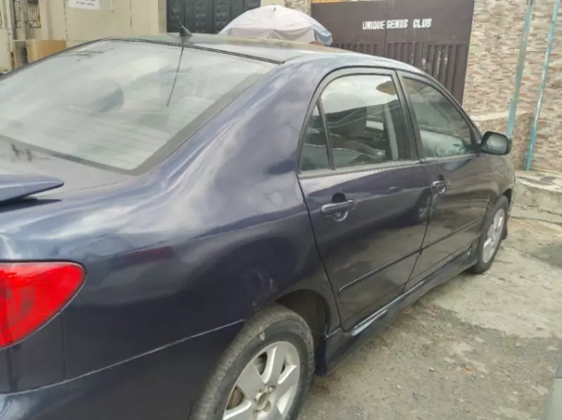 Toyota corolla   - 2004