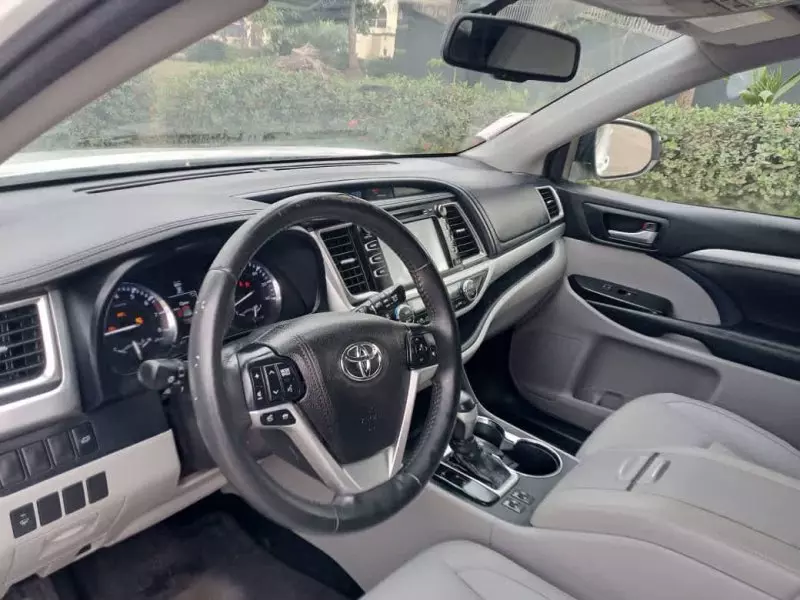 Toyota Highlander   - 2014