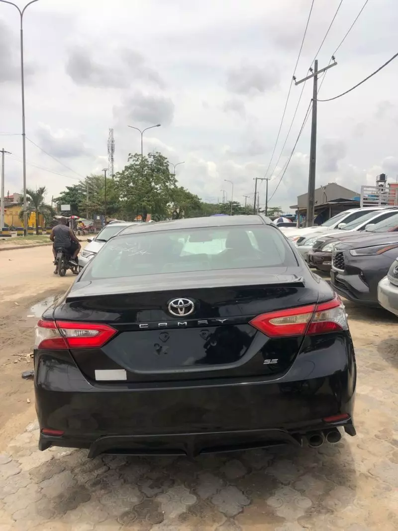 Toyota Camry   - 2018
