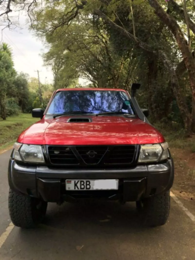 Nissan Patrol   - 2000
