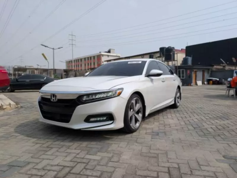 Honda Accord   - 2018