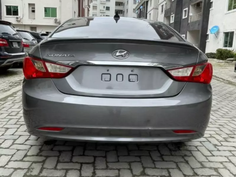 Hyundai Sonata   - 2013