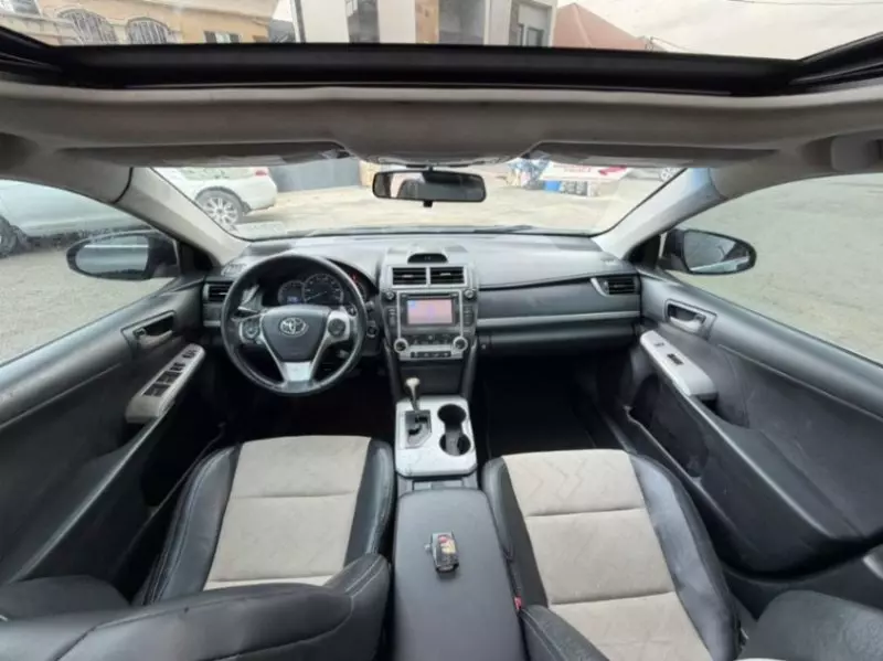 Toyota Camry   - 2012