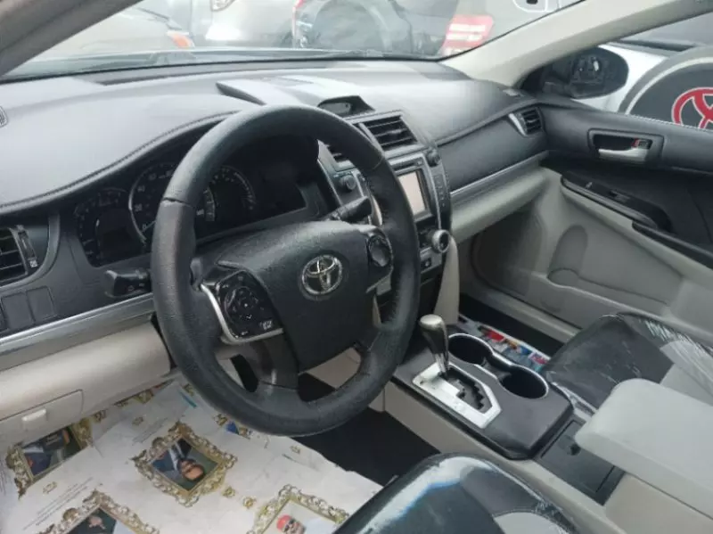 Toyota camry   - 2012