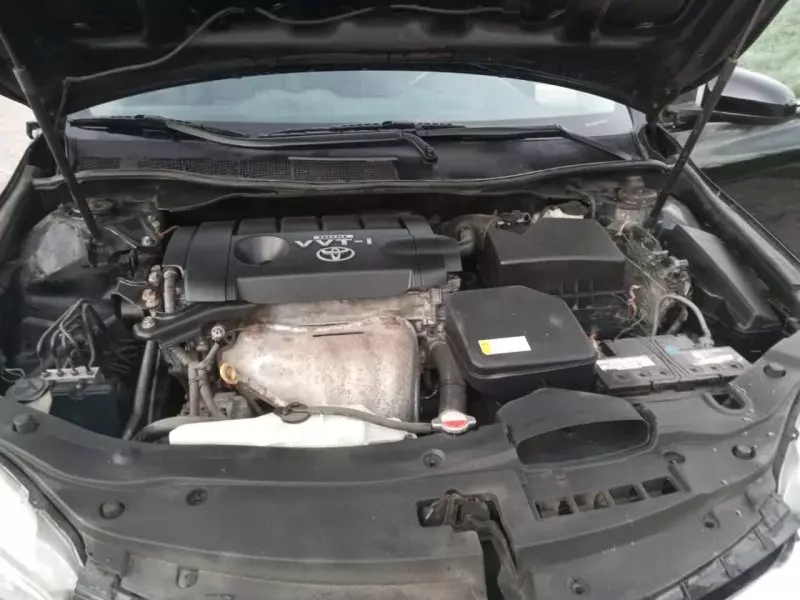 Toyota Camry   - 2016