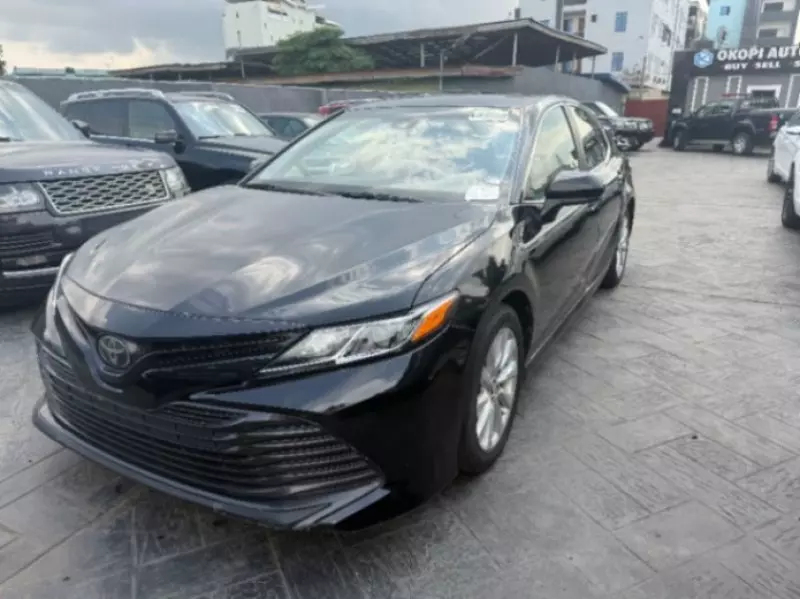 Toyota Camry - 2018