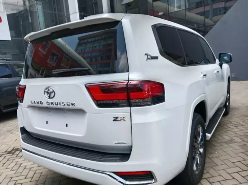 Toyota Landcruiser 300   - 2021