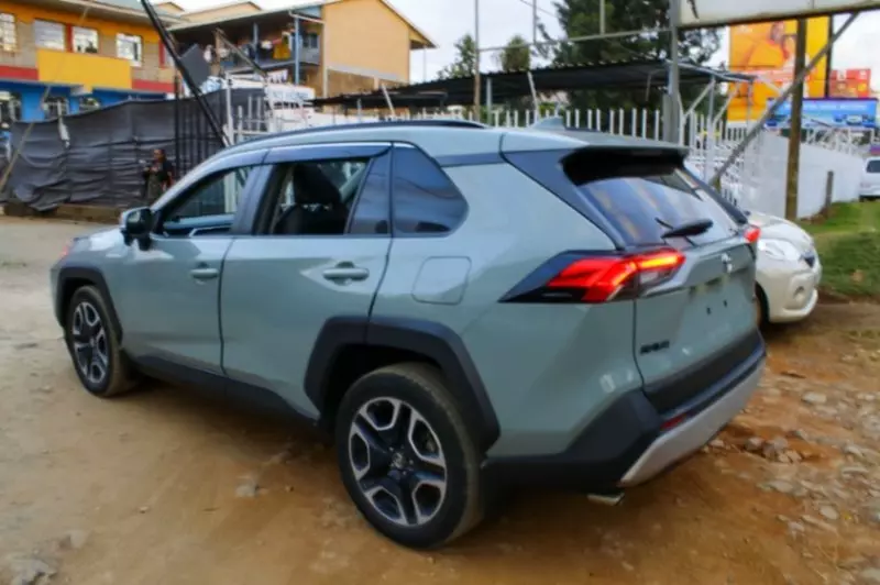 Toyota Rav 4 8AT 2.5l (Adventure Grade)   - 2019