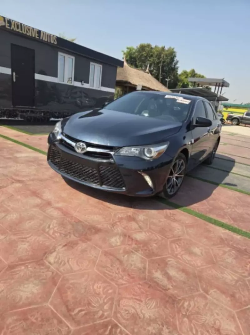 Toyota Camry   - 2016