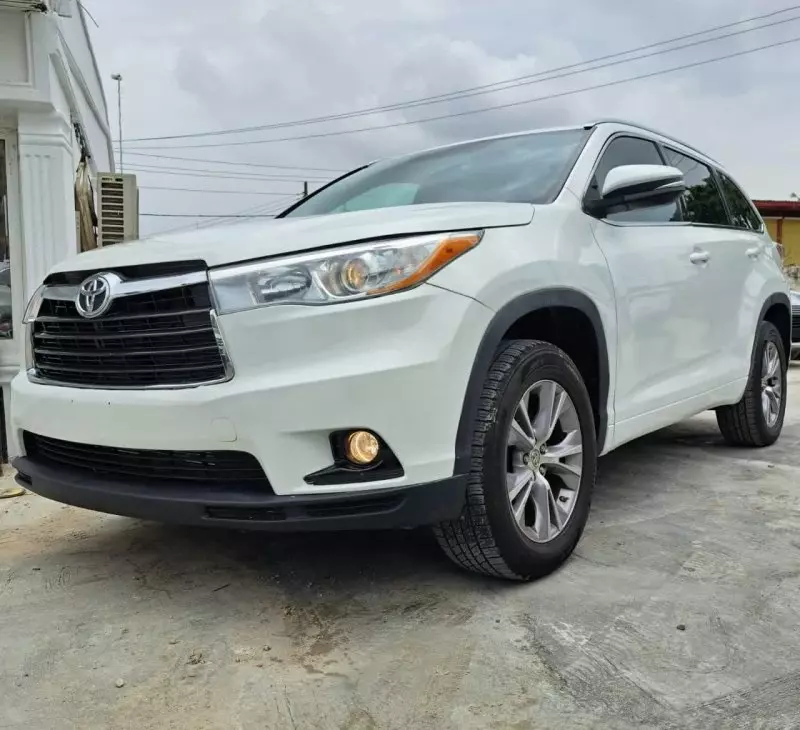 Toyota Highlander   - 2015