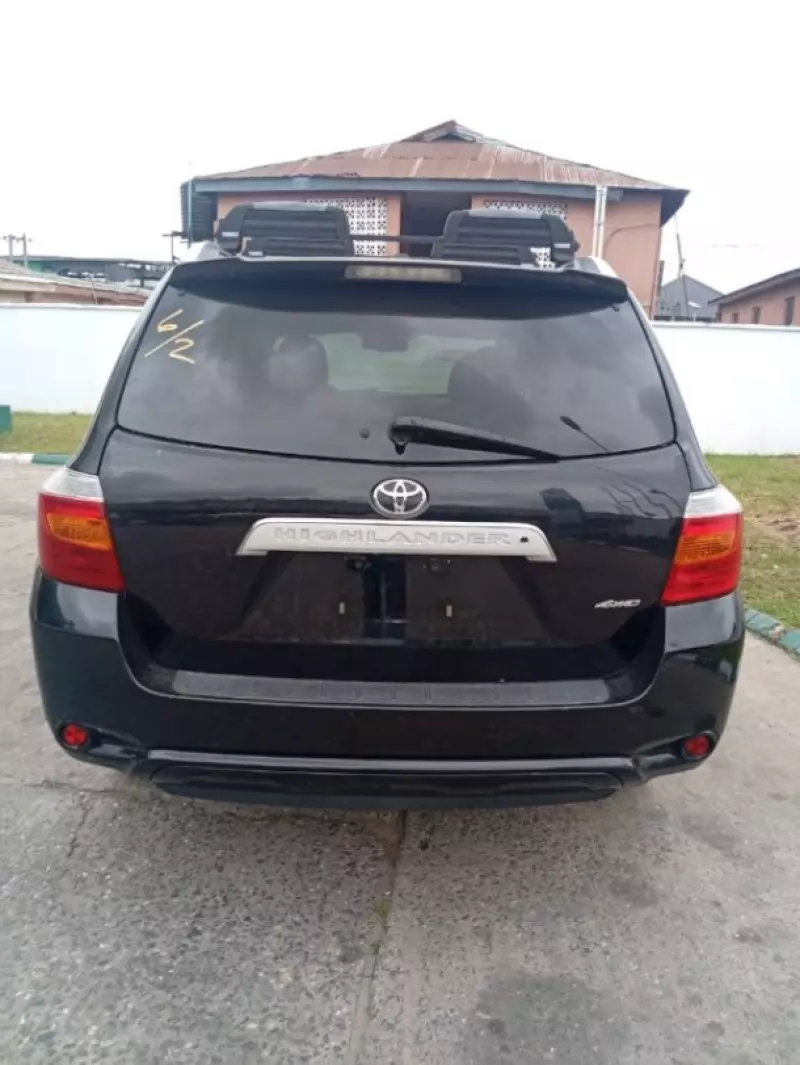 Toyota Highlander   - 2010