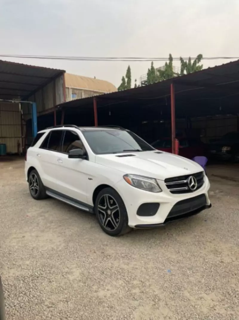 Mercedes-Benz GLE 400 - 2016