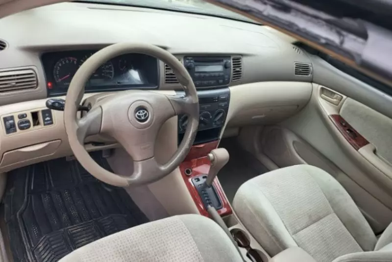 Toyota corolla   - 2005