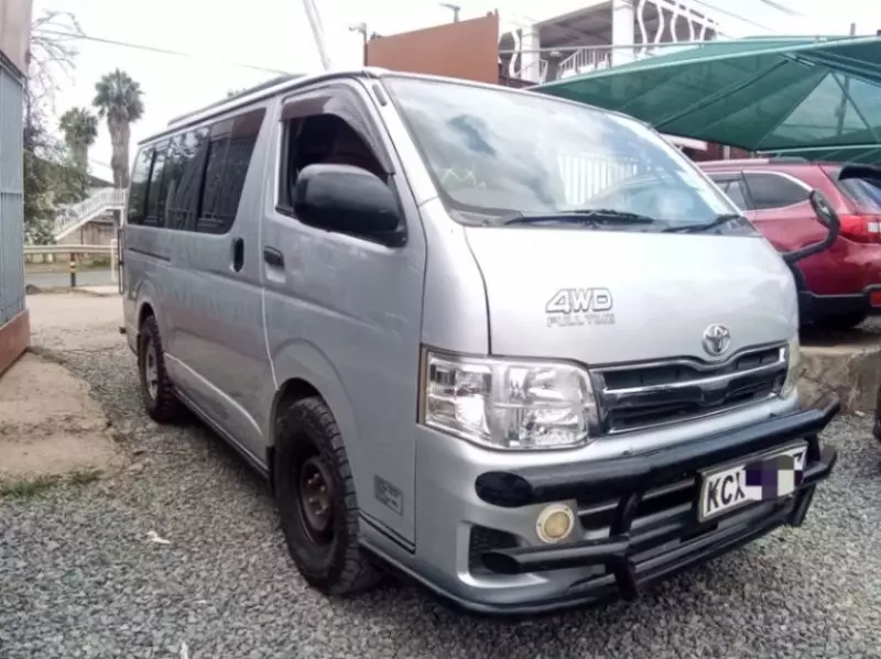 Toyota Hiace   - 2012