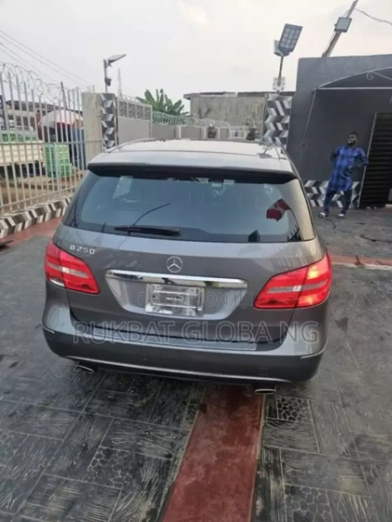 Mercedes-Benz B 250   - 2013