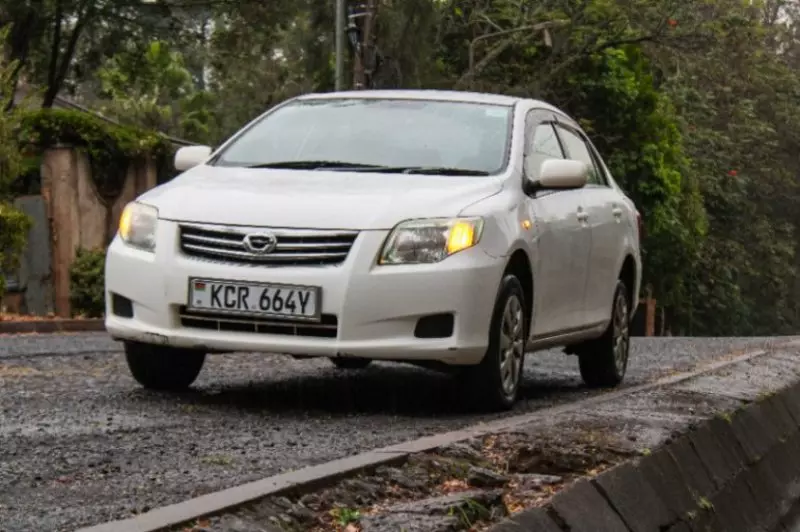 Toyota Axio    - 2012