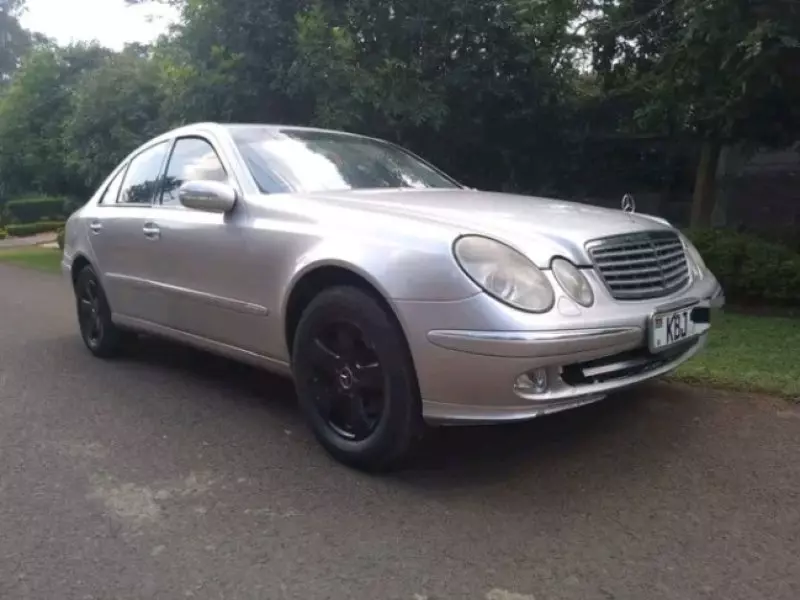 Mercedes-Benz E200   - 2003