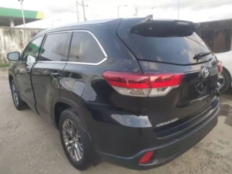 Toyota Highlander   - 2018