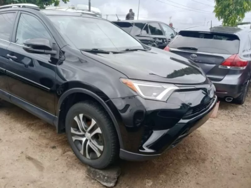 Toyota RAV 4   - 2016