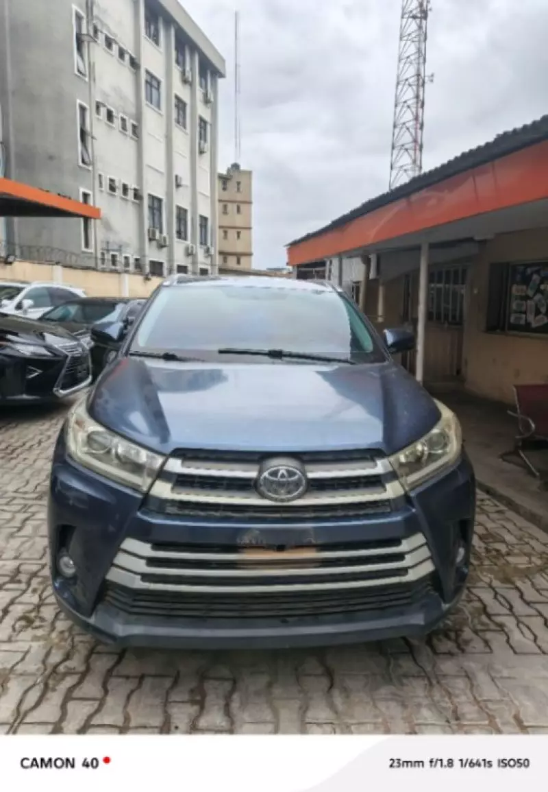 Toyota Highlander   - 2014