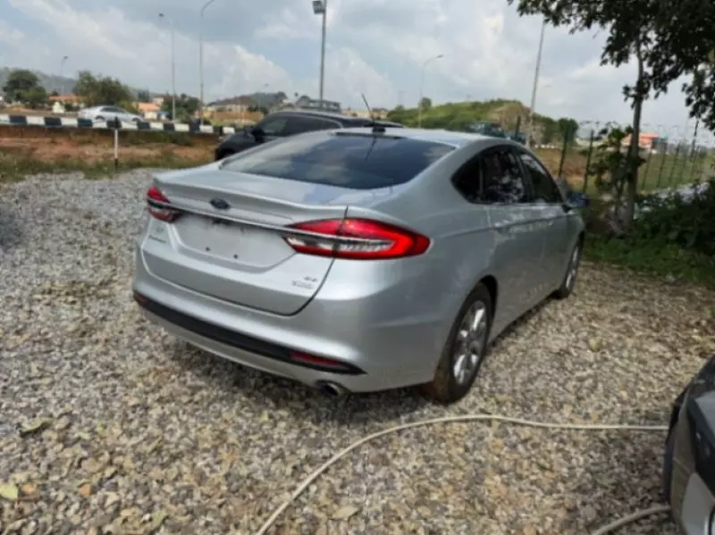 Ford Fusion   - 2017