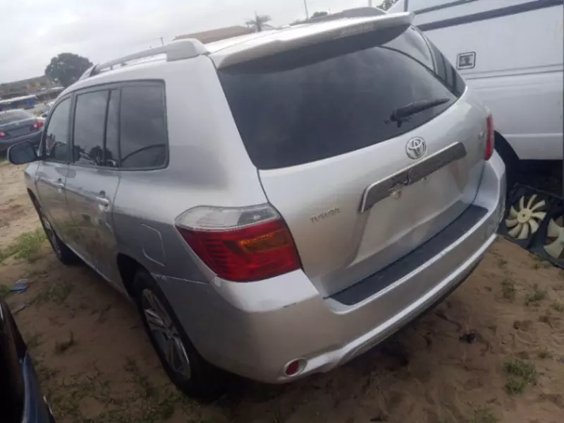 Toyota Highlander   - 2009