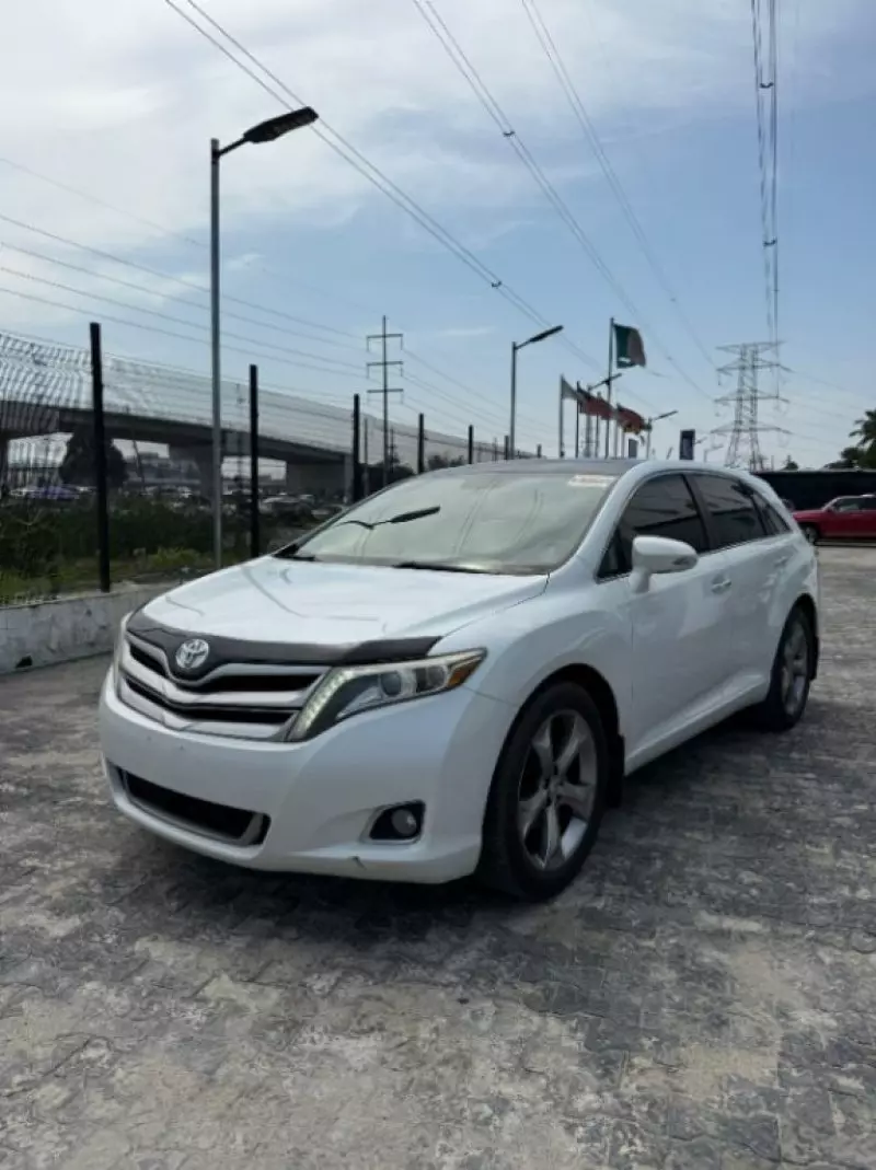 Toyota Venza   - 2012