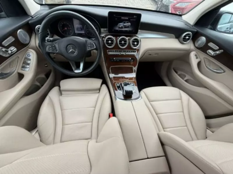 Mercedes-Benz GLC 300   - 2017
