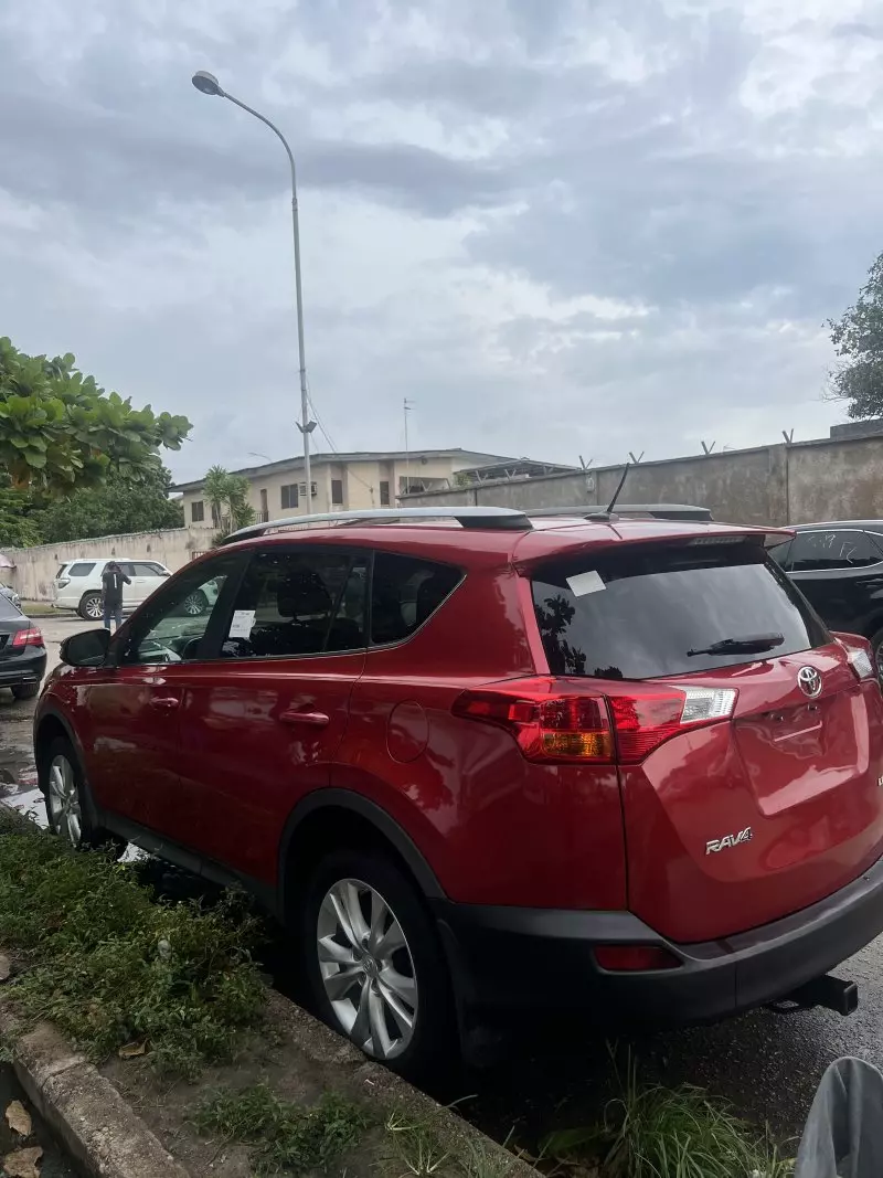 Toyota RAV4   - 2014
