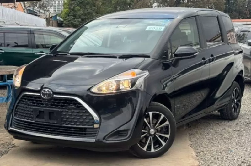 Toyota Sienta   - 2019