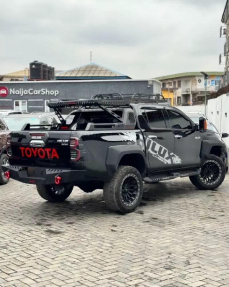 Toyota Hilux